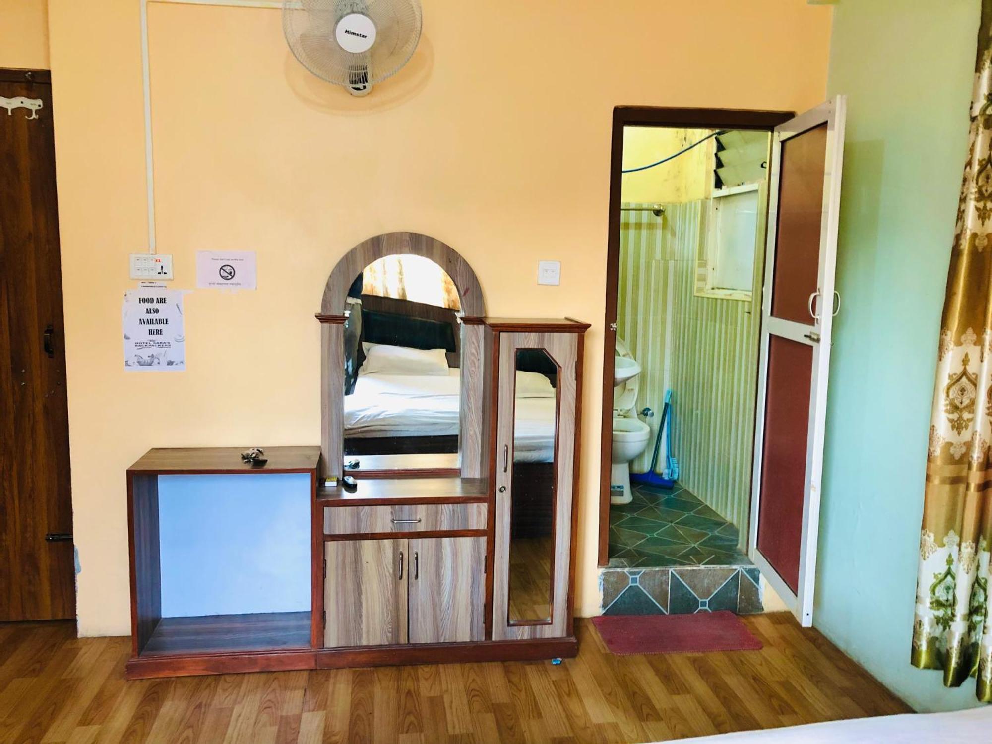 Sara'S Backpackers Hotel Катманду Экстерьер фото
