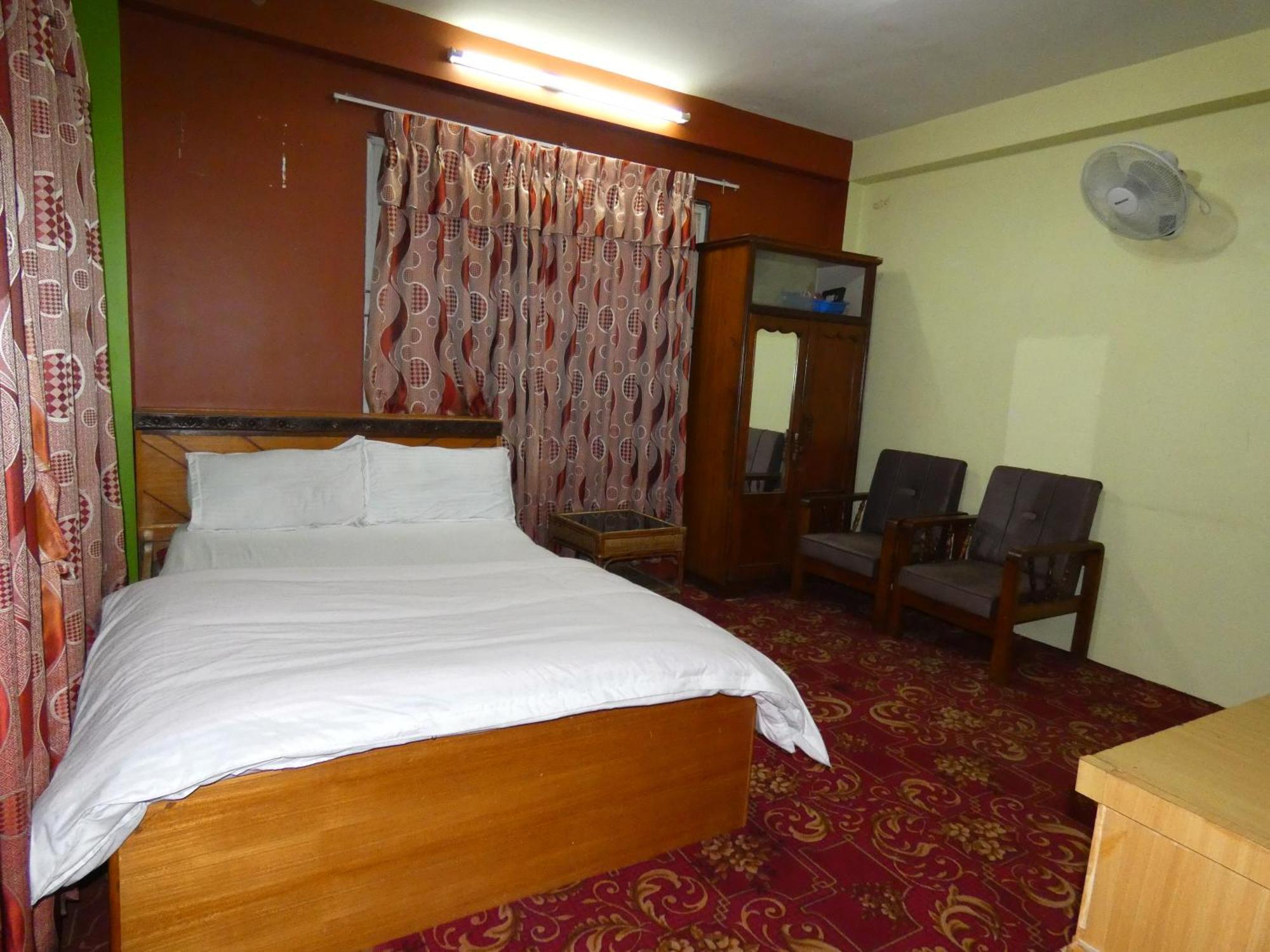 Sara'S Backpackers Hotel Катманду Экстерьер фото