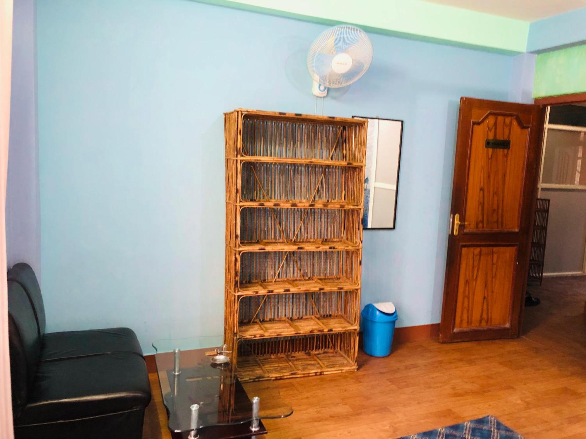 Sara'S Backpackers Hotel Катманду Экстерьер фото