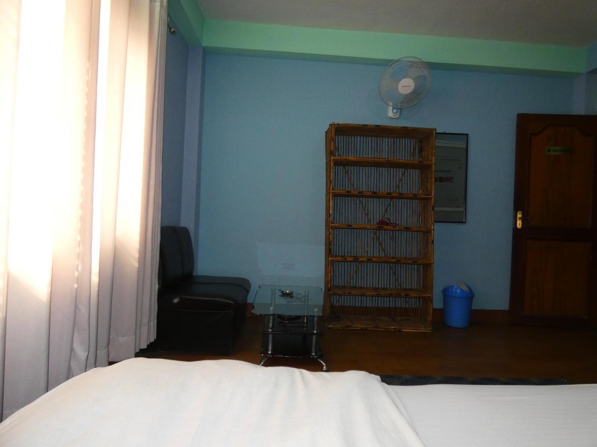 Sara'S Backpackers Hotel Катманду Экстерьер фото